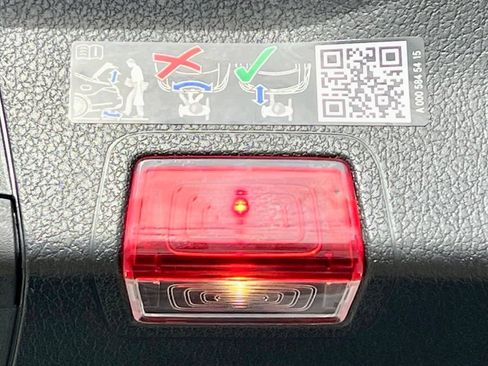 Certified 2026 Mercedes-Benz GLB 250 4MATIC image 37