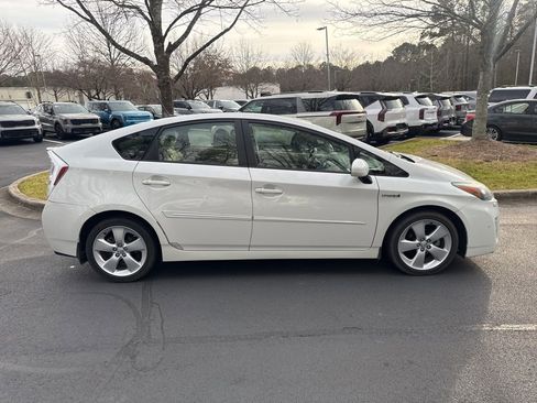 Used 2011 Toyota Prius Five image 17