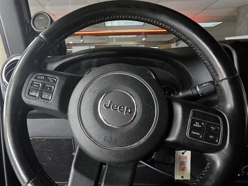 Used 2013 Jeep Wrangler Unlimited Sahara w/ Connectivity Group AWD/4WD image 23