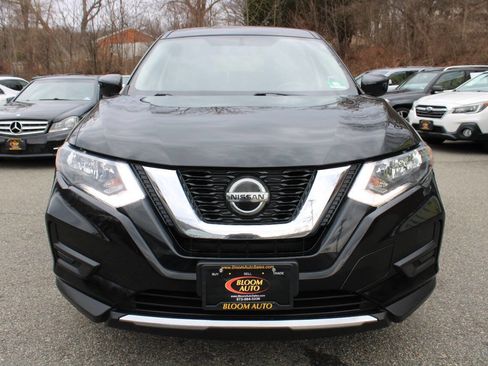 Used 2018 Nissan Rogue S image 3