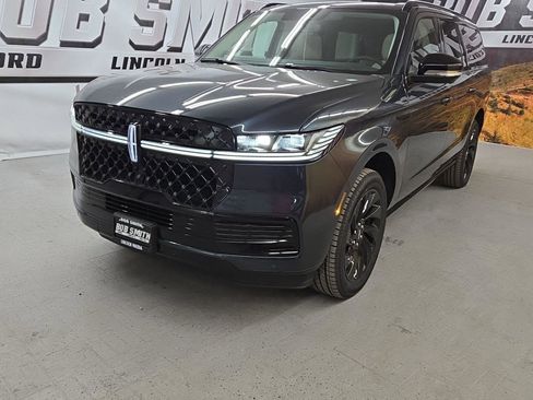New 2026 Lincoln Navigator L Reserve w/ Jet Appearance Package AWD/4WD image 25