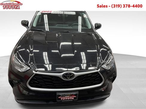 Certified 2024 Toyota Highlander XLE image 10