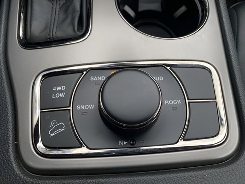 Used 2021 Jeep Grand Cherokee Limited X image 27