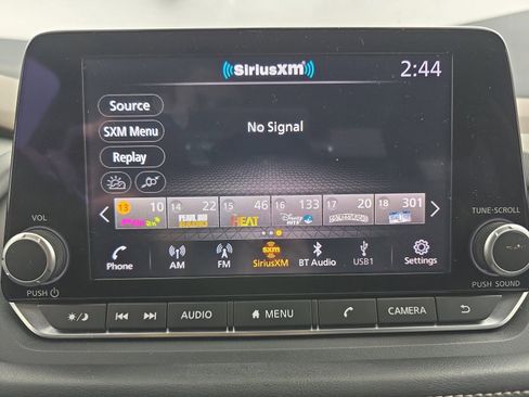 Used 2023 Nissan Rogue SV image 24