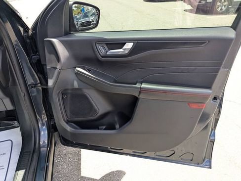 Used 2022 Ford Escape SEL w/ SEL Stealth AWD Package image 38