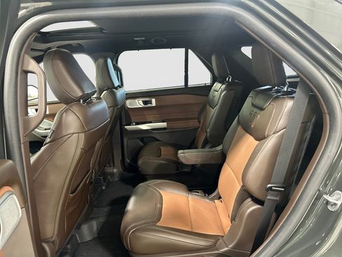 Used 2023 Ford Explorer King Ranch w/ Technology Package RWD image 18