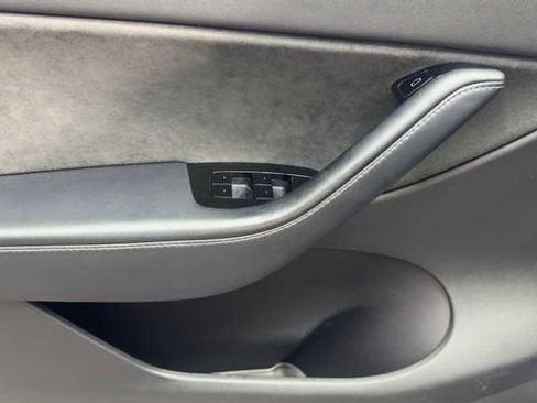 Used 2021 Tesla Model Y 2WD image 19