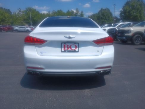 Used 2015 Hyundai Genesis 5.0 RWD image 6
