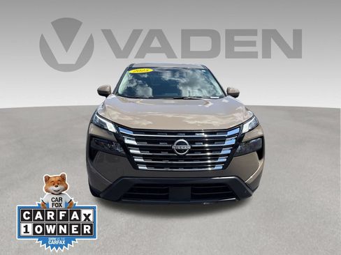 Used 2025 Nissan Rogue SV FWD image 2