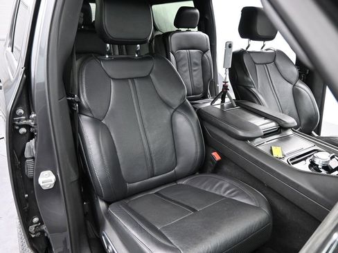 Used 2024 Jeep Wagoneer Series II image 12