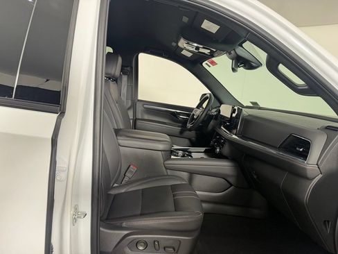 Used 2026 Chevrolet Tahoe RST AWD/4WD image 30