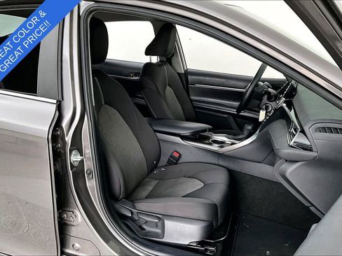 Used 2021 Toyota Camry LE FWD image 5