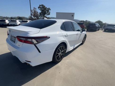 Used 2024 Toyota Camry SE FWD image 8
