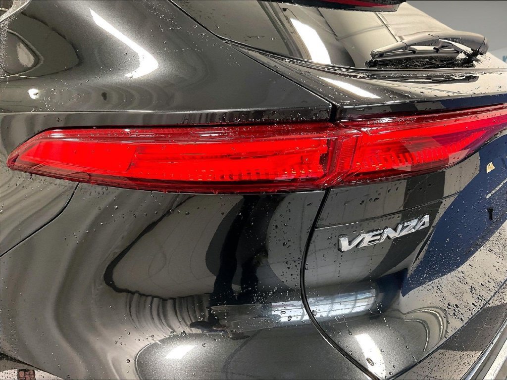 Used 2023 Toyota Venza Limited AWD/4WD image 34