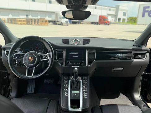 Used 2018 Porsche Macan Sport Edition AWD/4WD image 25