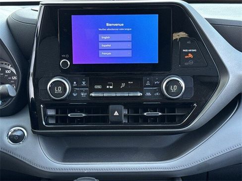 Used 2023 Toyota Highlander LE image 17