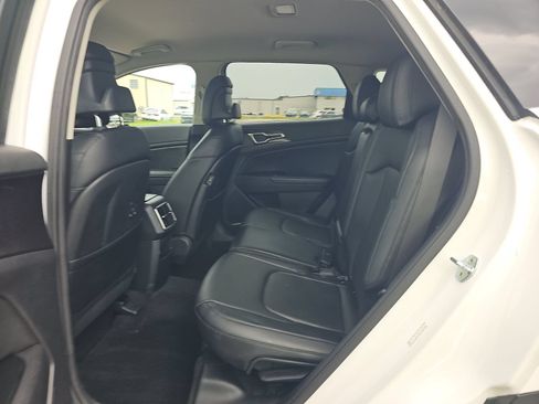 Used 2023 Kia Sportage EX FWD image 10