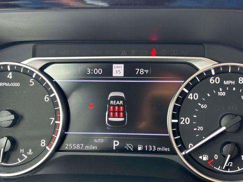 Used 2024 Nissan Pathfinder SL AWD/4WD image 20