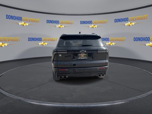 Used 2024 Chevrolet Traverse RS image 10