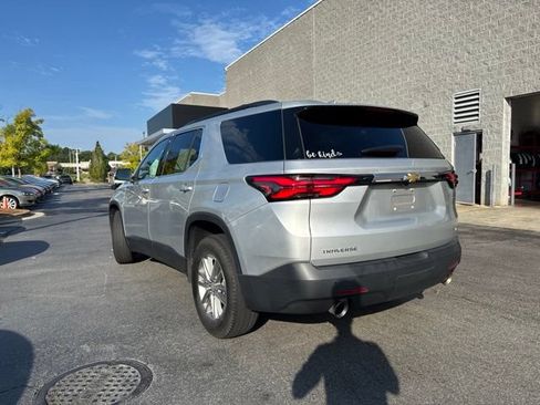 Used 2022 Chevrolet Traverse LT FWD image 3