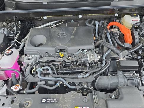 Used 2025 Toyota RAV4 LE AWD/4WD image 31