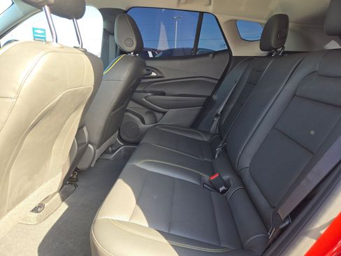 Used 2024 Chevrolet Trax ACTIV w/ Sunroof Package FWD image 13