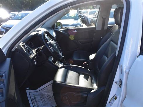 Used 2016 Volkswagen Tiguan S image 14