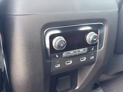 Used 2023 GMC Yukon Denali Ultimate AWD/4WD image 16