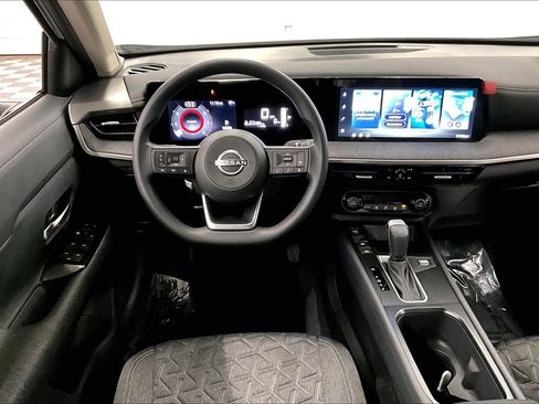New 2026 Nissan Kicks SV FWD image 18