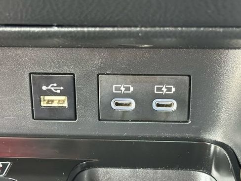 Used 2025 Toyota Camry SE FWD image 18