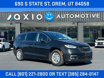 Used 2023 Chrysler Pacifica Touring-L