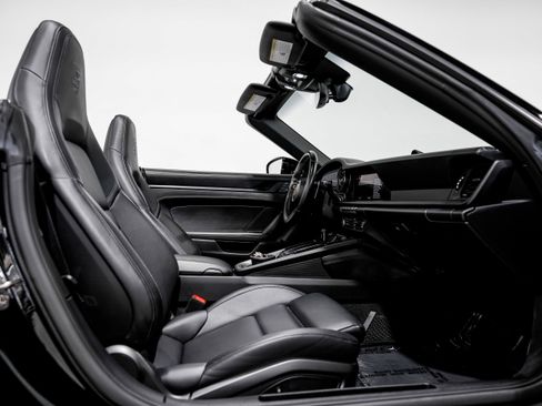 Used 2022 Porsche 911 Carrera GTS image 32