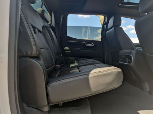Used 2022 Chevrolet Silverado 1500 High Country w/ Z71 Off-Road Package AWD/4WD image 19