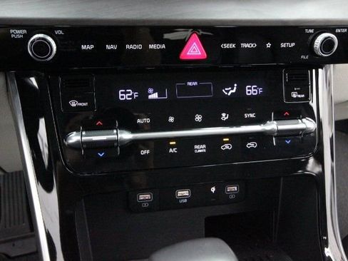 Used 2022 Kia Carnival SX image 22