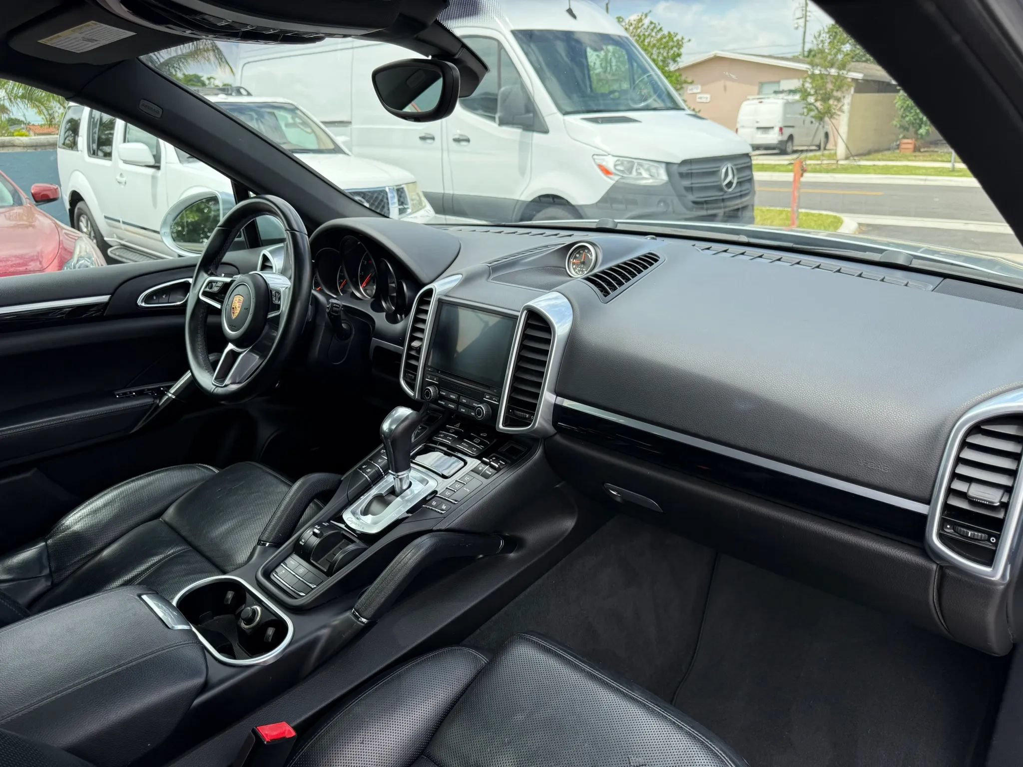 Used 2017 Porsche Cayenne Platinum Edition AWD/4WD image 25