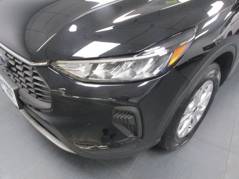 Used 2025 Ford Escape Active AWD/4WD image 9
