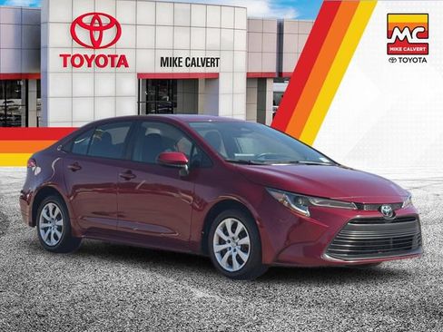 Used 2025 Toyota Corolla LE FWD image 7