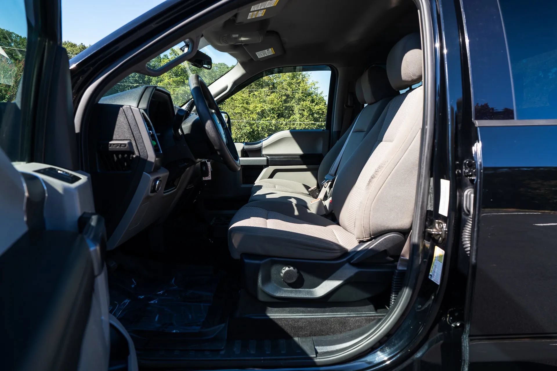 Used 2017 Ford F150 XLT RWD image 16
