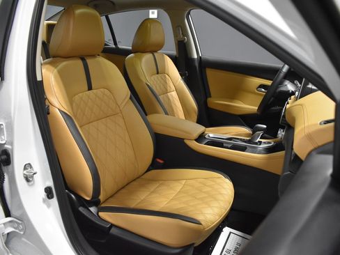 Certified 2023 Nissan Sentra SV w/ SV Premium Package FWD image 14
