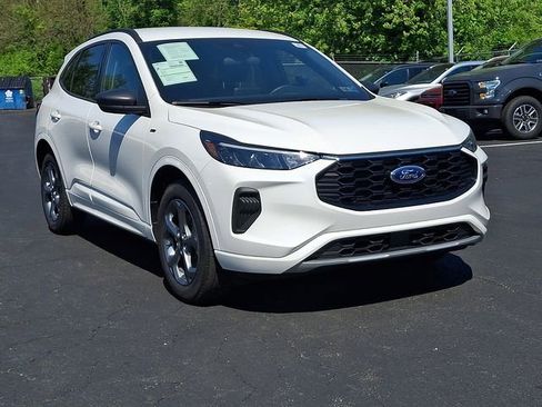 Certified 2023 Ford Escape ST-Line AWD/4WD image 2
