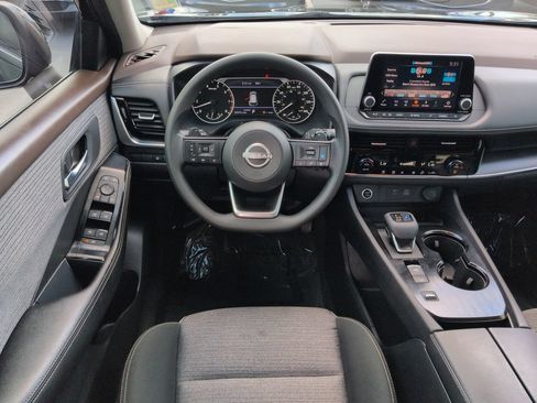 Used 2022 Nissan Rogue SV FWD image 16