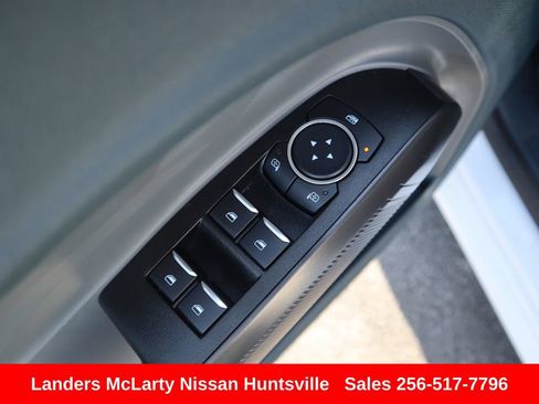 Used 2025 Ford Maverick Lobo image 23