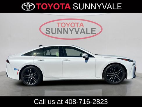 Certified 2021 Toyota Mirai image 9