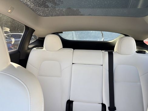 Used 2024 Tesla Model Y Long Range image 23