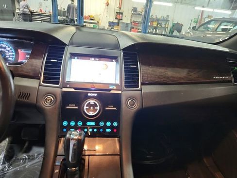 Used 2019 Ford Taurus Limited FWD image 14