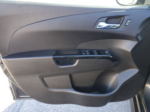 Used 2020 Chevrolet Sonic LT image 18