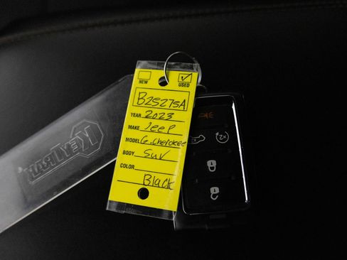 Used 2023 Jeep Grand Cherokee Summit image 30