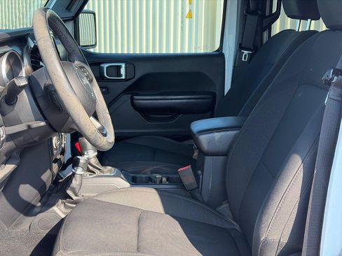 Used 2018 Jeep Wrangler Unlimited Sport S AWD/4WD image 4