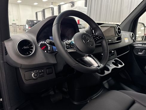 New 2025 Mercedes-Benz Sprinter 2500 image 10