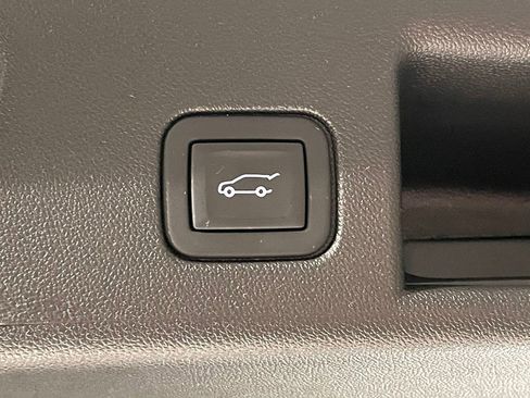 Used 2023 Chevrolet Equinox LT AWD/4WD image 14